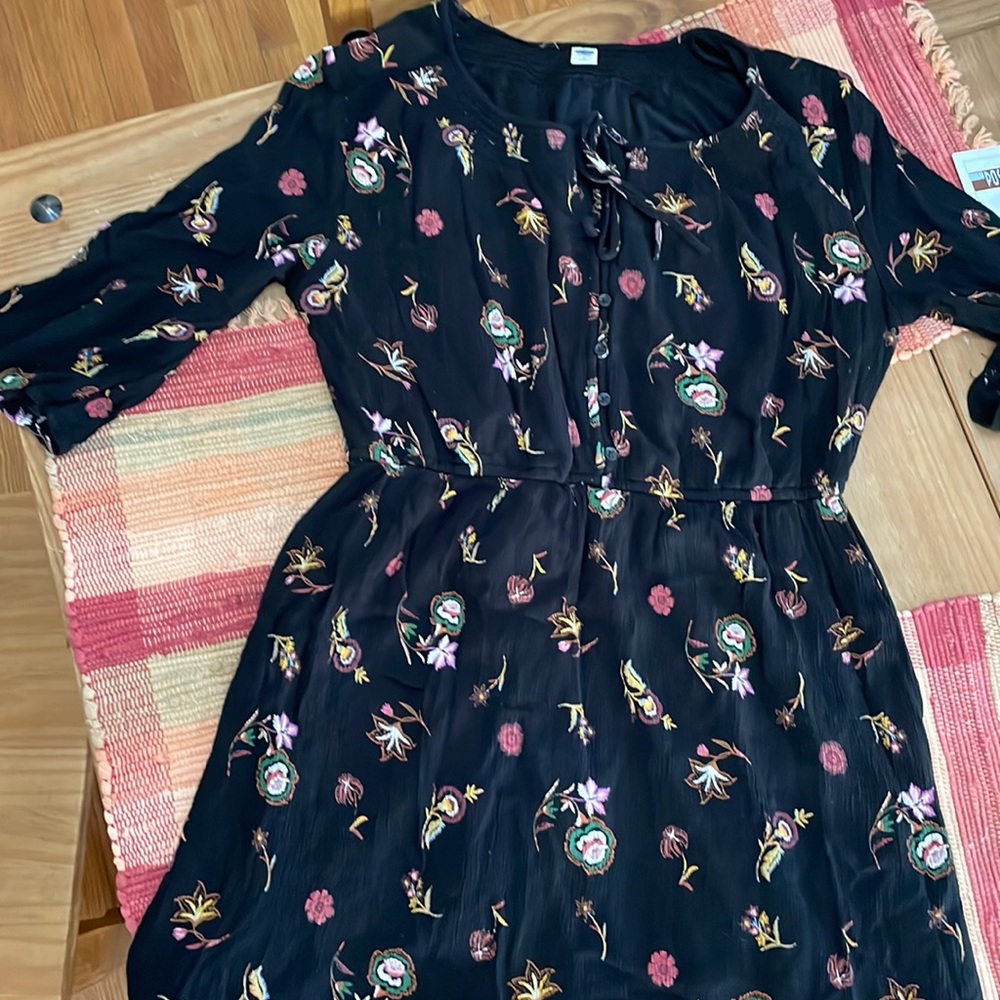 Old Navy black and floral dress